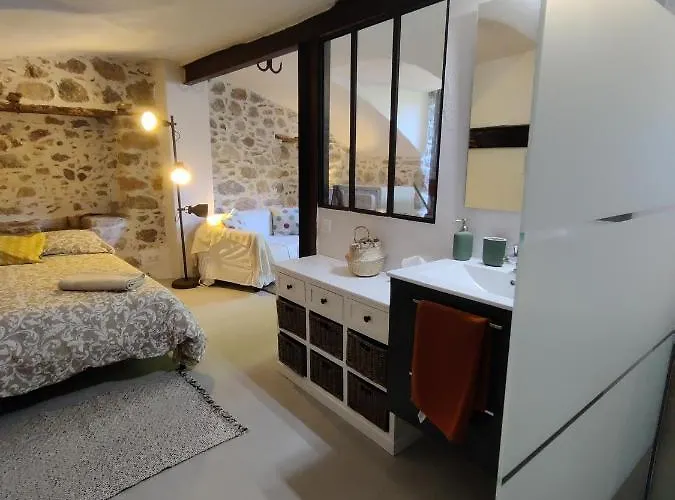 Rendez-vous Sous Le Tilleul, En Cevennes.