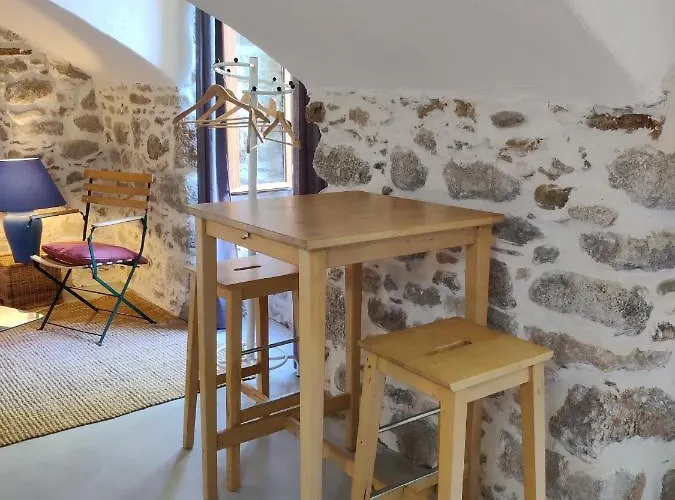 Rendez-vous Sous Le Tilleul, En Cevennes.